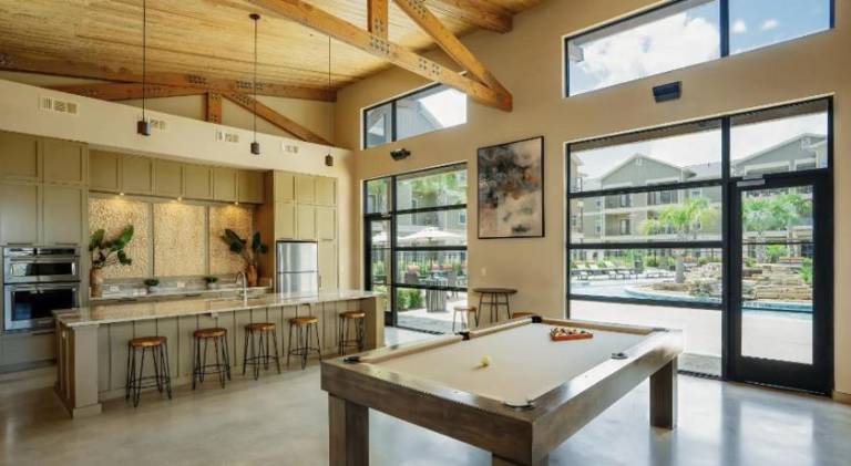 Landing Chic 1BD Courtyard Pool — photo 5