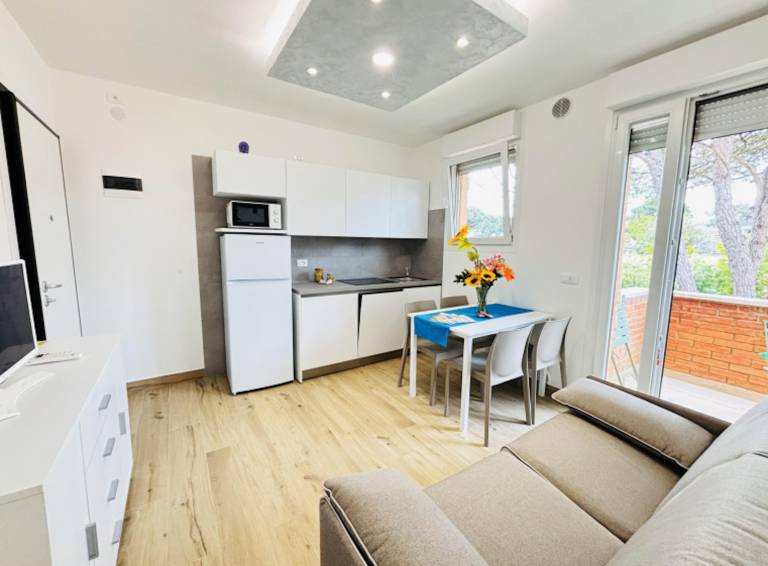 Comfy apartment with balcony — photo 2