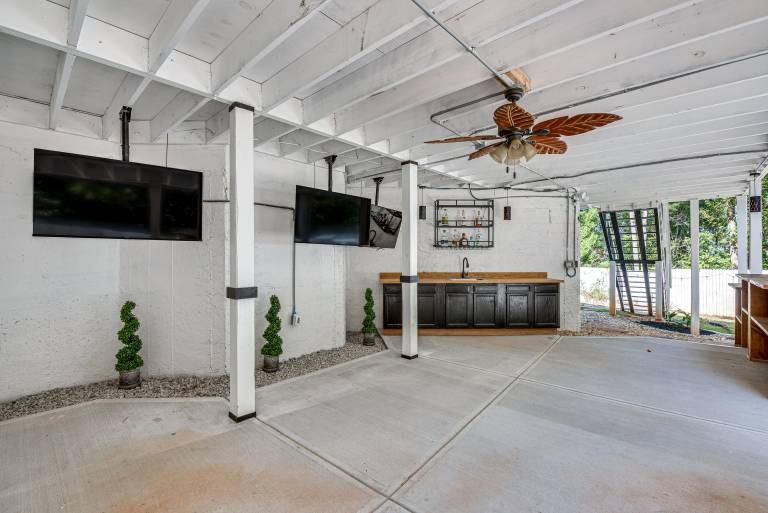 Theater Room + Gazebo: Luxury Retreat in Ellenwood — photo 3