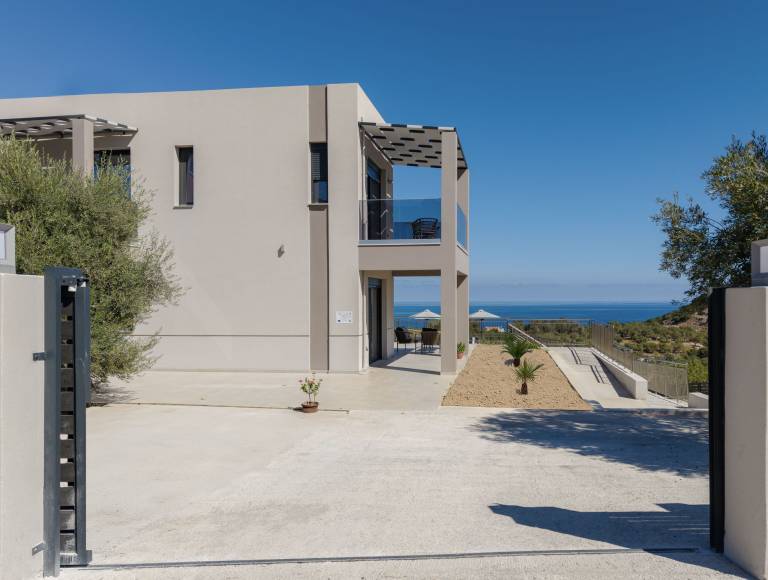 Villa with barbecue, terrace & private pool — photo 5
