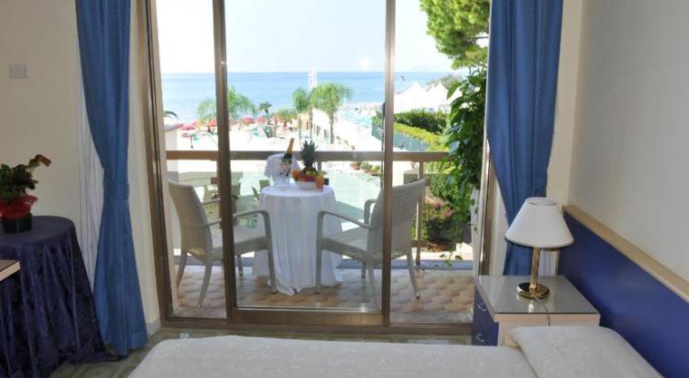 Hotel La Playa — photo 2
