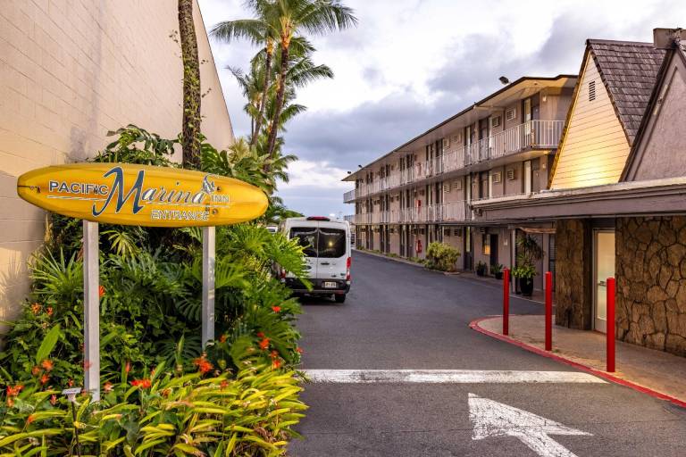 Pacific Marina Inn Airport — photo 5