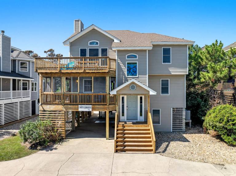 The Salty Seahorses 1,390 ft to the beach Private Pool, Hot Tub, and Dog Friendly — photo 4