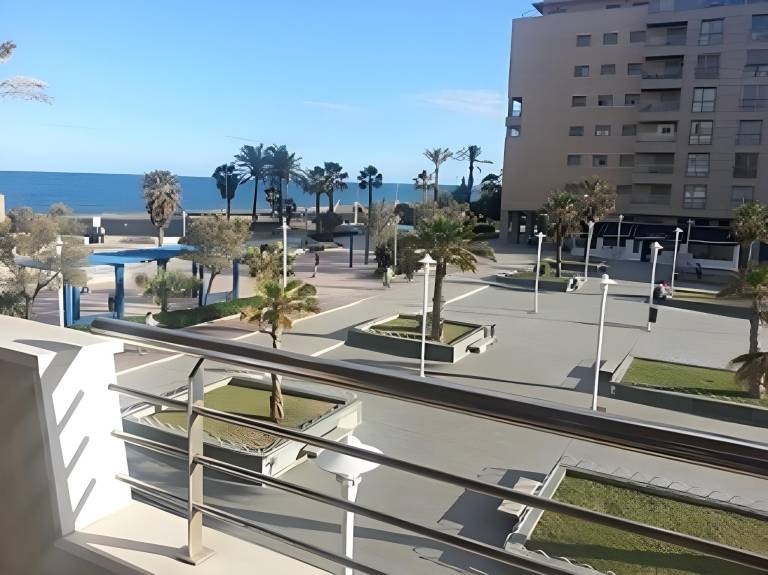 Fully equipped holiday apartment with hot tub & terrace | Next to the beach | Good for workation | Pets are welcome in Málaga