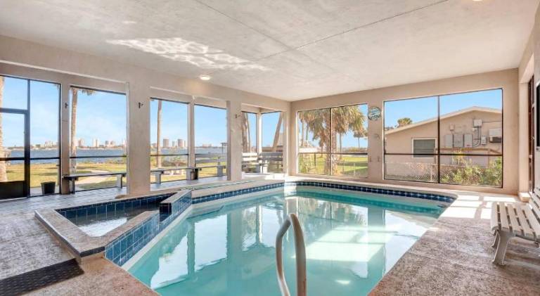 House with pool | Pet-friendly — photo 3