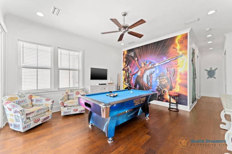Child-friendly vacation home with BBQ & heated pool | Pet-friendly — photo 4