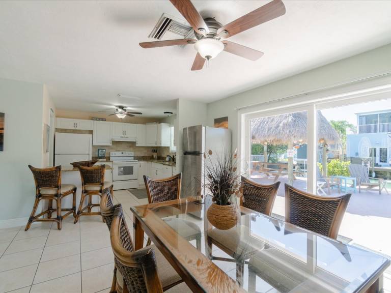 House with BBQ & private pool | Water view — photo 5
