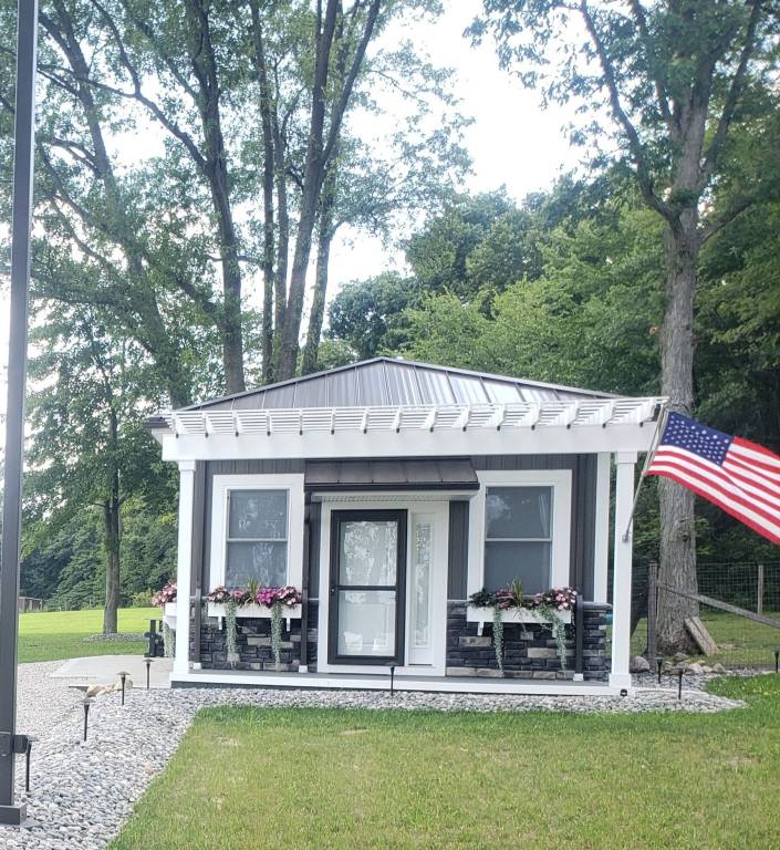 Cabin  Vermilion