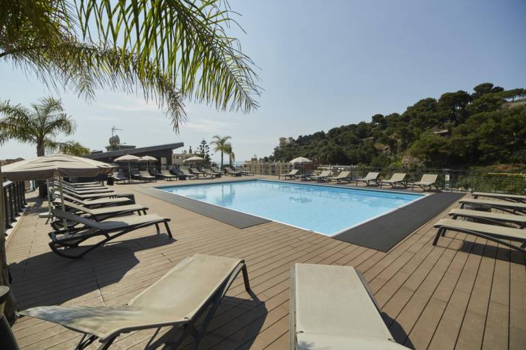 Rental apartment with pool & terrace — photo 2