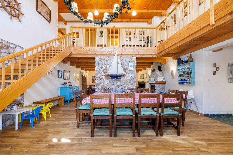 Pleasant vacation home with barbeque, sauna & private pool | Mountain view | Pets are welcome — photo 3