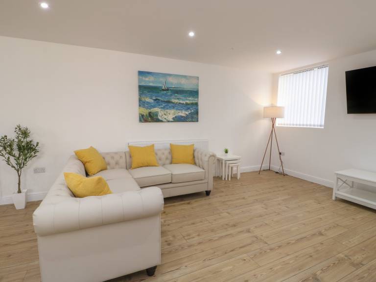 Family-oriented cottage | Beach view | Pets allowed — photo 4