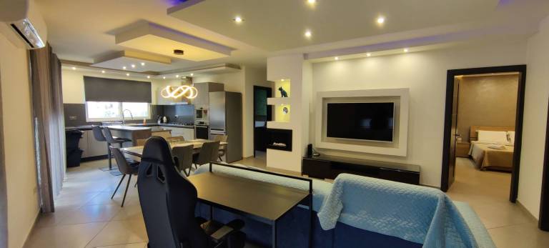 Luxury Apartment in Gzira close to Sliema 3 BR Apartment Sleep 8 — photo 3