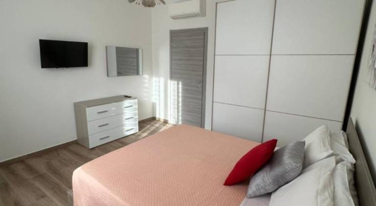 Rental apartment with 2 rooms for 5 persons — photo 2