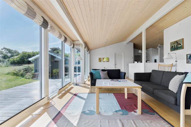 Vacation home with sauna, barbecue & hot tub | Sea view | Close to the beach | Pet-friendly — photo 3