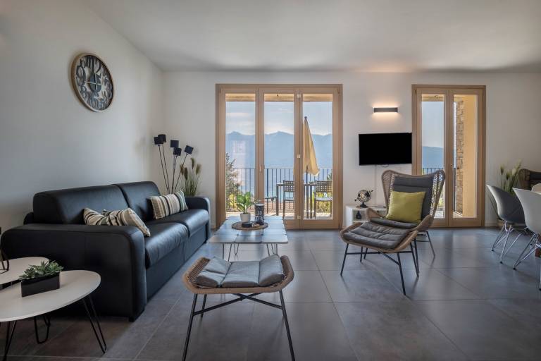 Holiday Home Casa Panoramica with Lake View, Shared Pool Open May 15–Oct 15, WIFI — photo 4