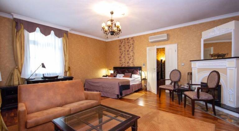 Family-friendly apartment with sauna | Next to Bratislava Castle | Suitable for remote work | Pets are welcome — photo 3