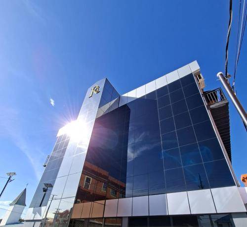 Rey z Hotel and Suites