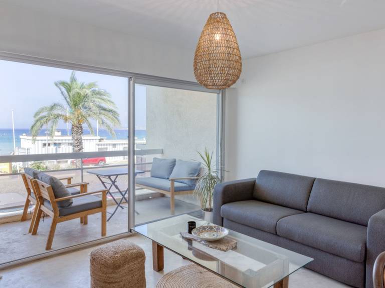 Fully equipped holiday apartment with barbecue & terrace | Sea view | Next to the beach | Pet-friendly — photo 2