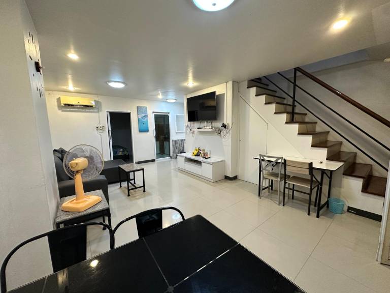 Vacation home with terrace & grill | Pet-friendly — photo 3