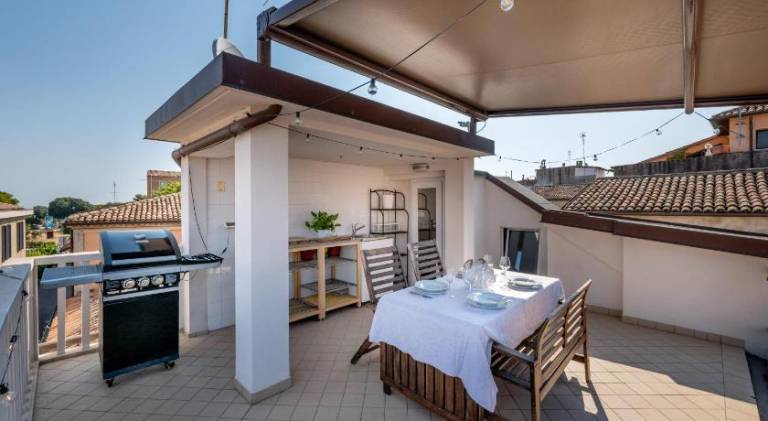 Vacation home with terrace — photo 3