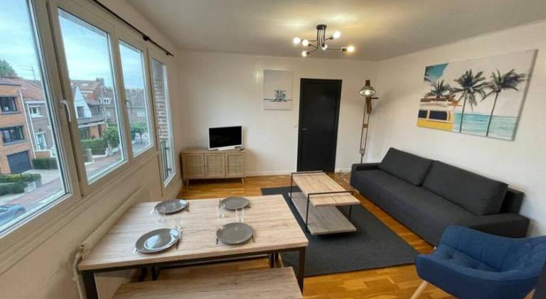 Rental apartment with 1 room for 4 persons in Calais