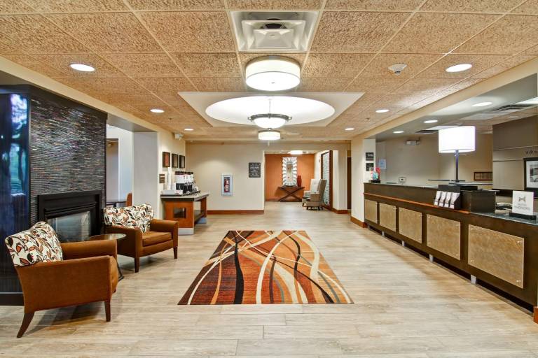 Hampton Inn & Suites Leesburg — photo 2