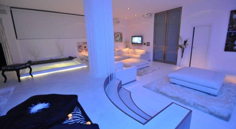 Holiday apartment with jacuzzi — photo 2