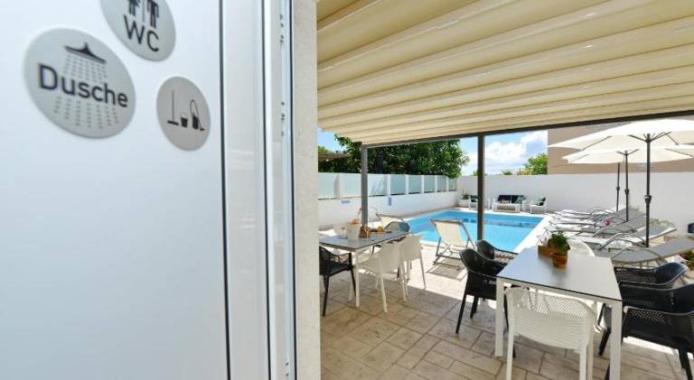 Holiday apartment with BBQ, garden & private pool | Close to the beach | Good for workation | Pets allowed — photo 4