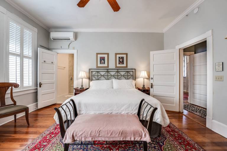 Bed & Breakfast Five Points