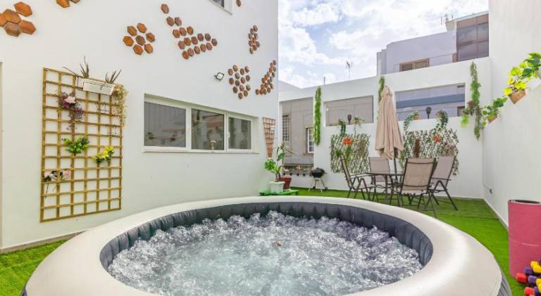 Villa with pool, jacuzzi & garden | Near Castillo de la Luz — photo 3