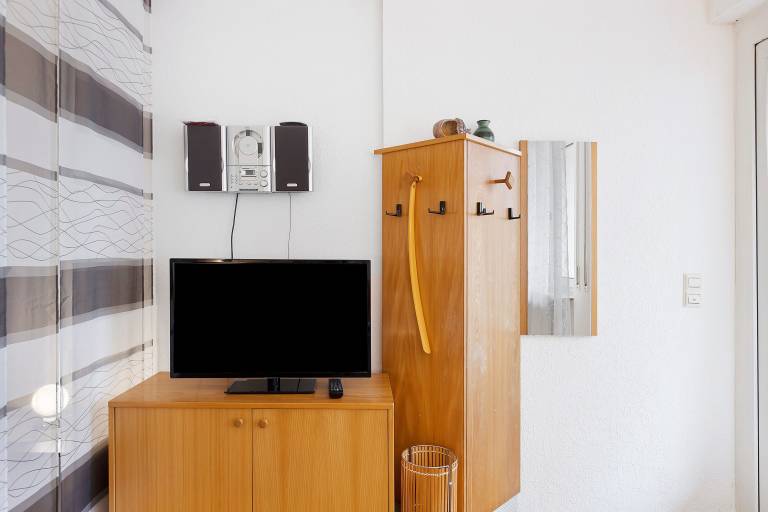 Beautiful apartment with garden, terrace & grill | Garden view | Suitable for remote work | Pets allowed — photo 5