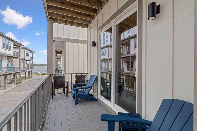 Vacation home with pool & grill | Water view — photo 5