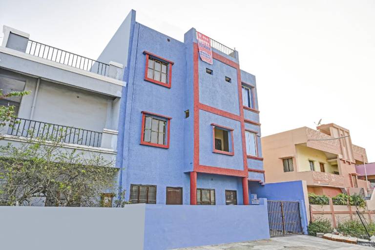 Hotel O Red N Blue