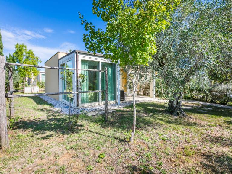 Fully equipped vacation home with pool, hot tub & patio | Dogs allowed — photo 5