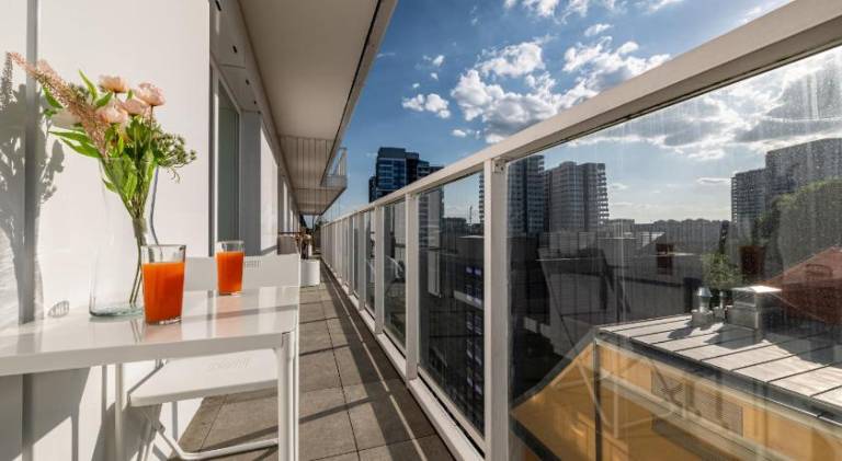 Witolda Riverside Apartments - Balcony, City View - by Rentujemy — photo 3