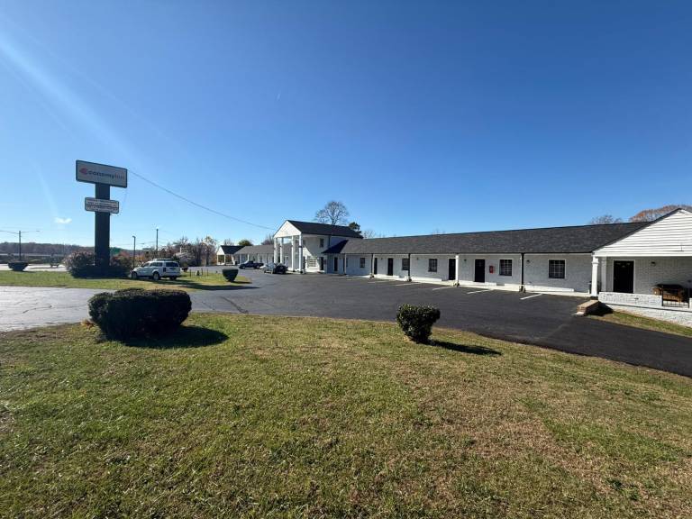 OYO Hotel Economy Inn US-29 Danville — photo 5