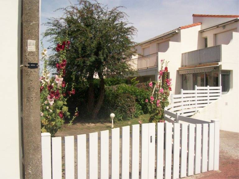 Beautiful Apartment 'Le Vent Du Large' 80 m from the Sea, Enclosed Garden, Private Terrace, Wi-Fi, Private Parking — photo 4