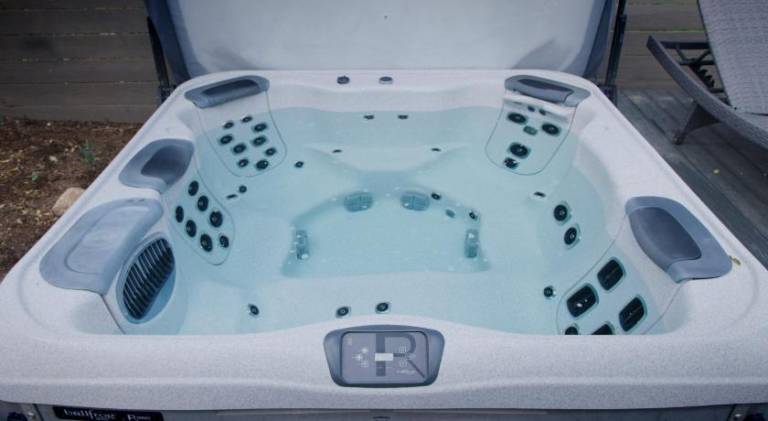 Boutique Villa with hot tub — photo 3
