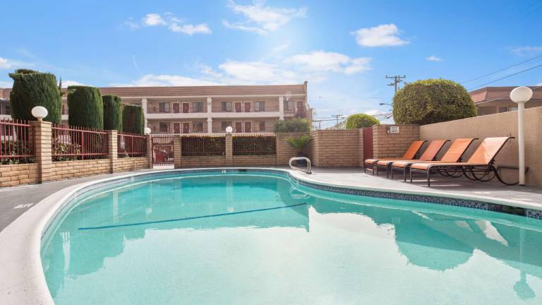 Best Western Pasadena Royale Inn and Suites