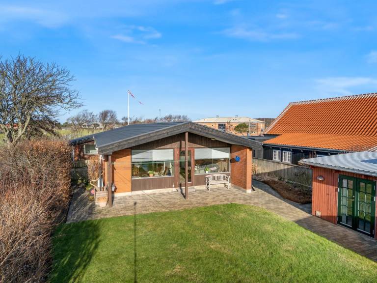 House with patio & barbecue — photo 4
