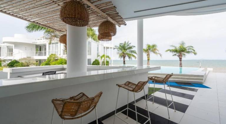 Holiday apartment with pool — photo 3