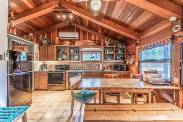 Deer Meadows: Adorable Ruidoso Cabin with Private Hot Tub! — photo 5