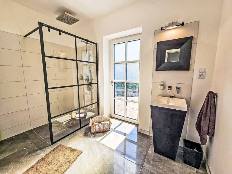 Children-friendly pleasant vacation home with terrace, yard & barbeque | Dogs allowed — photo 4