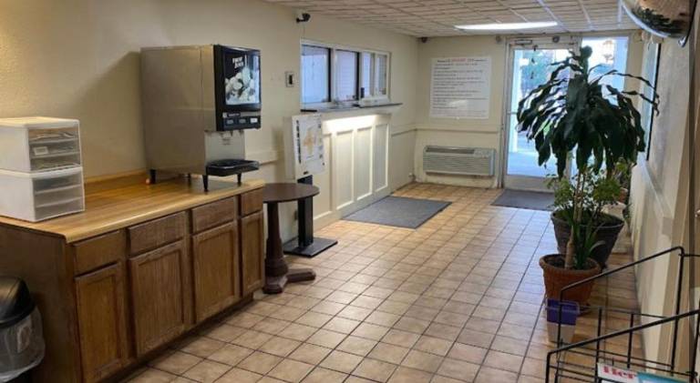 Economy Inn of Greenville, Near ECU Health Center — photo 2