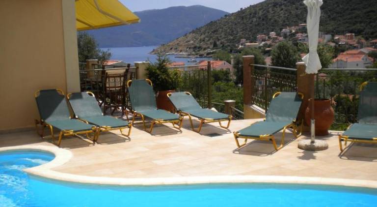 Villa with garden, pool & terrace — photo 3