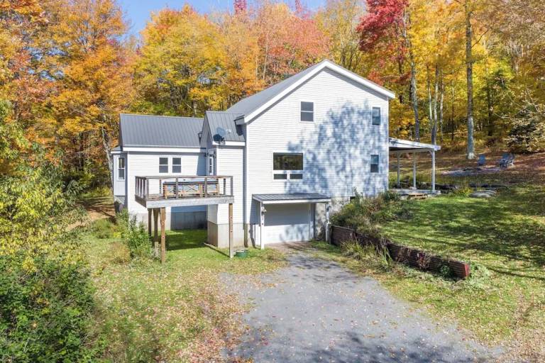 House  Bovina Center
