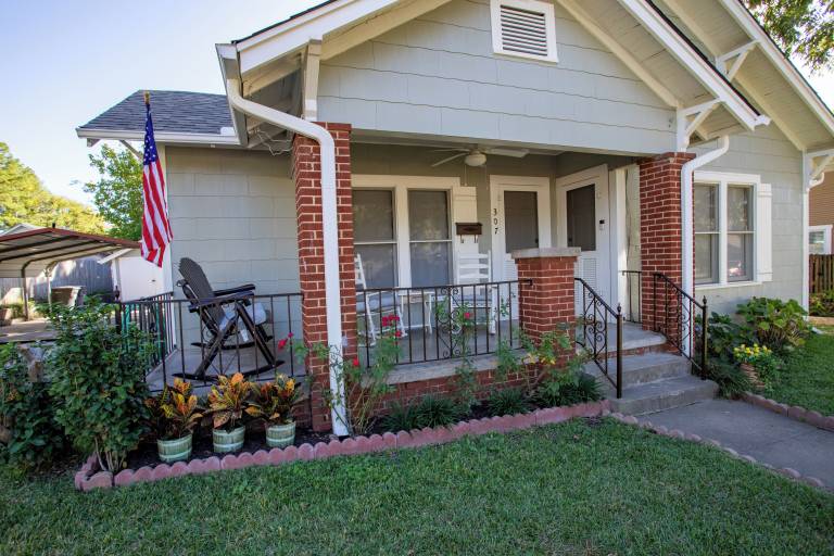 House Mineola