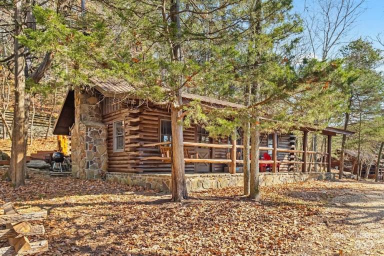 Cabin Eureka Springs
