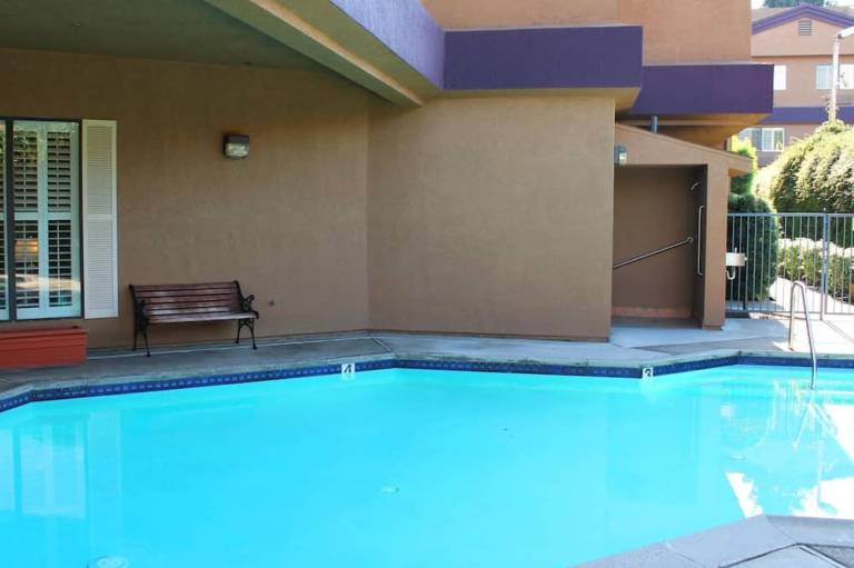 Governors Inn Hotel