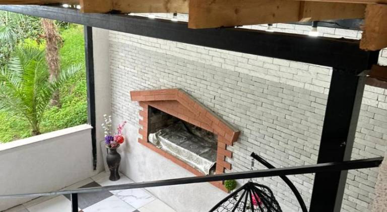 House with yard, barbeque & patio | Pet-friendly — photo 5